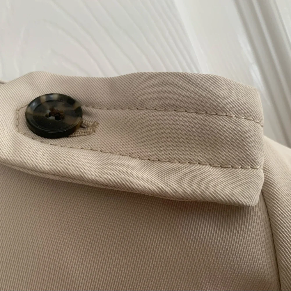 Banana Republic Trench Coat: Khaki Beige, 2 Side Pockets, 2 Side Slits M - Picture 8 of 16